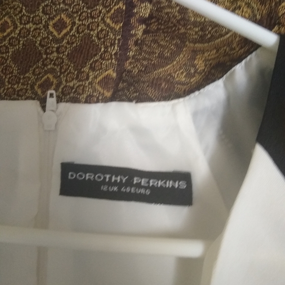 A work dress - Picture 4 of 4